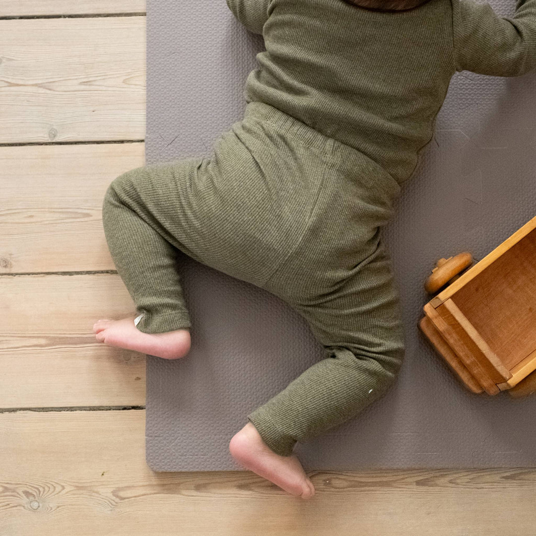 That's Mine Cana leggings - Green melange - 95% Organic cotton / 5% Elastane Buy Tøj||Leggings||Bukser og leggings||Bukser & shorts||Alle||personale||Newborn essentials||alt minus sløjfe||mette-sale||Forår & sommer 2026||noos u. 350||Green melange||Jersey||Orderly Emails - Recommended Products here.