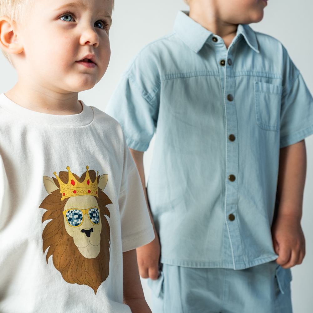 That's Mine Vilde oversized t-shirt - Lion head - 100% organic cotton Buy T-shirts||Overdele||personale||Jersey||SS26 here.