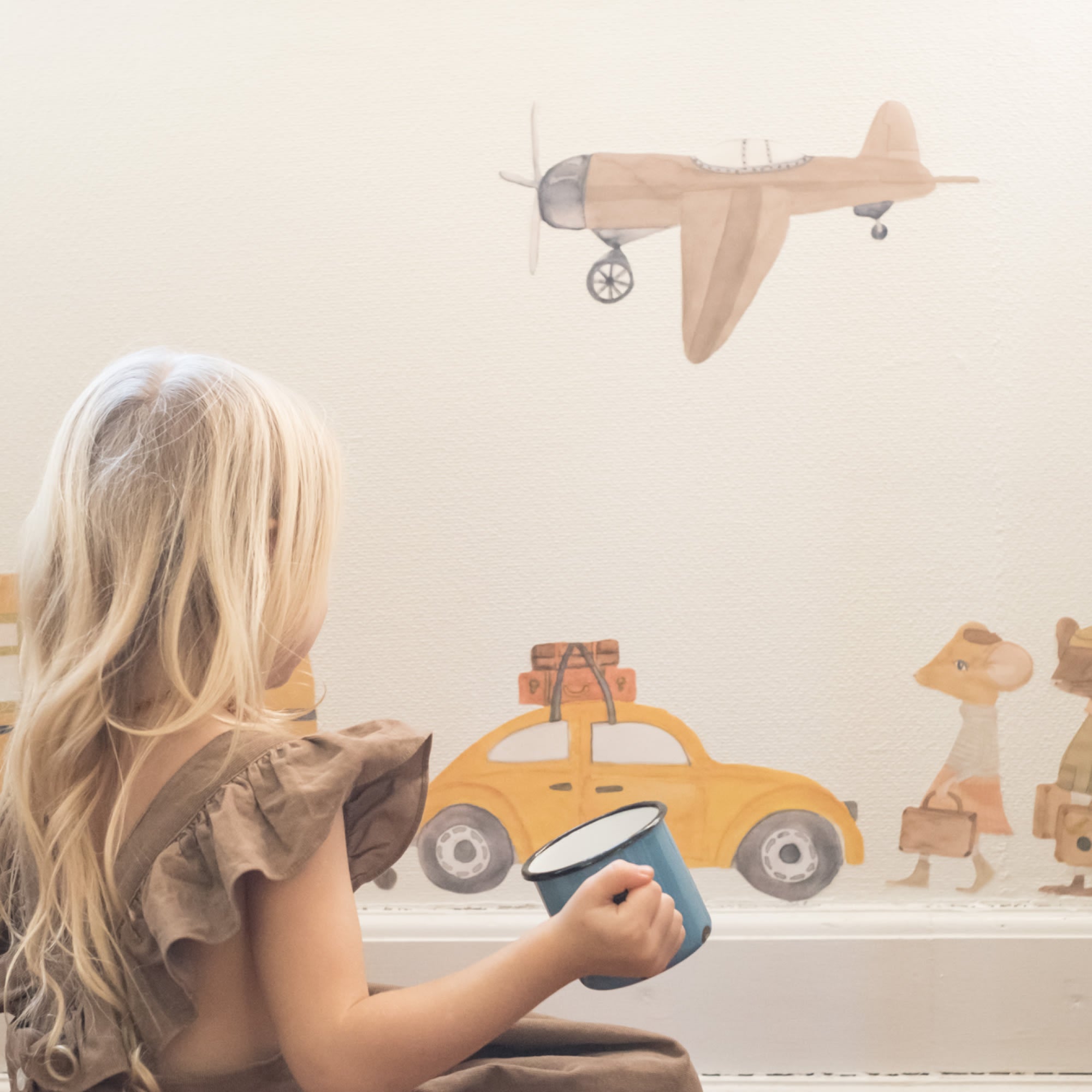 That's Mine Wallsticker Retro car - Multi - 100% Textile foil Buy Bolig & udstyr||Børneværelset||Wallstickers||Udsalg||Alle||Influencer choice||Wallsticker - bundle||Udsalg - bolig||alt minus sløjfe||Wallsticker - 3 for 2||Wallstickers - køretøjer||Påskebundle||Summer Bundle||August bundle||mette-sale here.